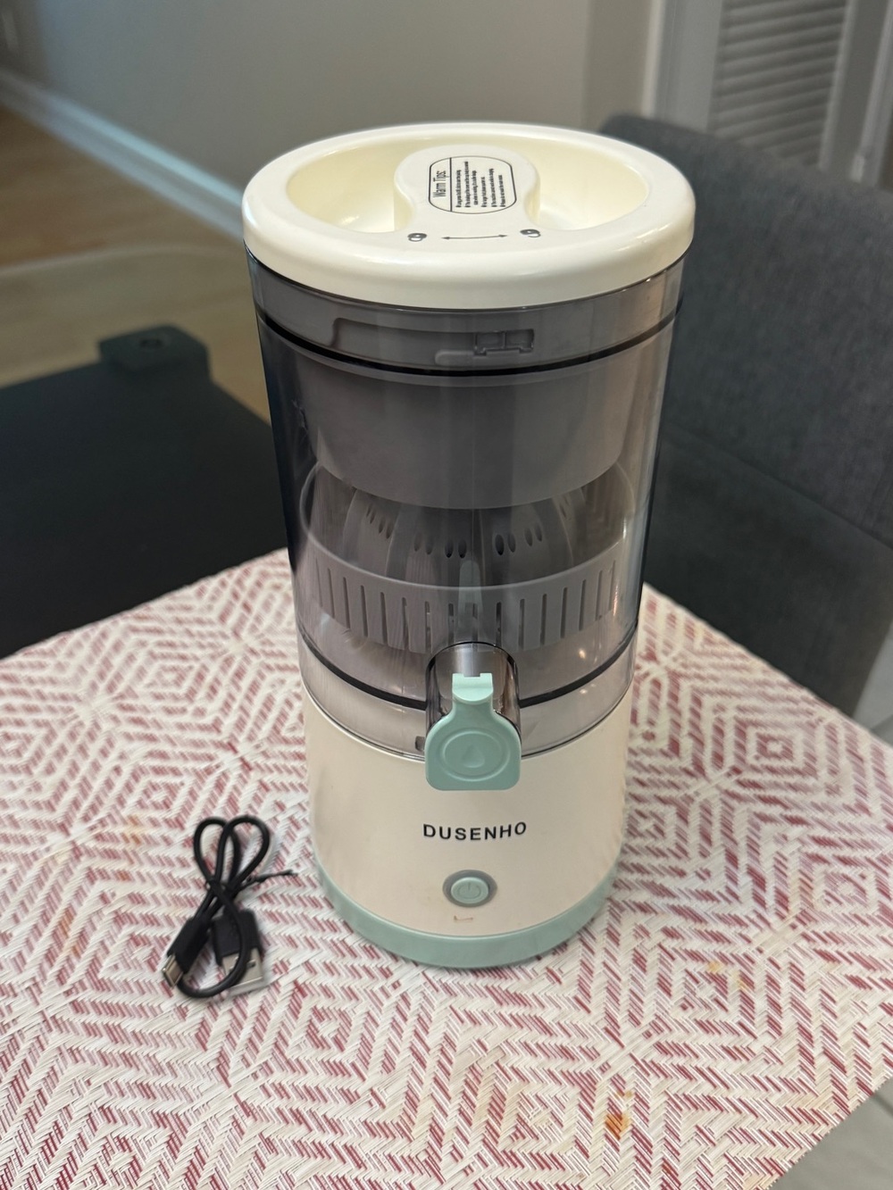 Portable Electric Citrus Juicer – USB Rechargeable – Works Great